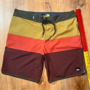 Quicksilver High Line Striped Mens 34/8 Board Shorts/Swim Trunks Drawstring Wate